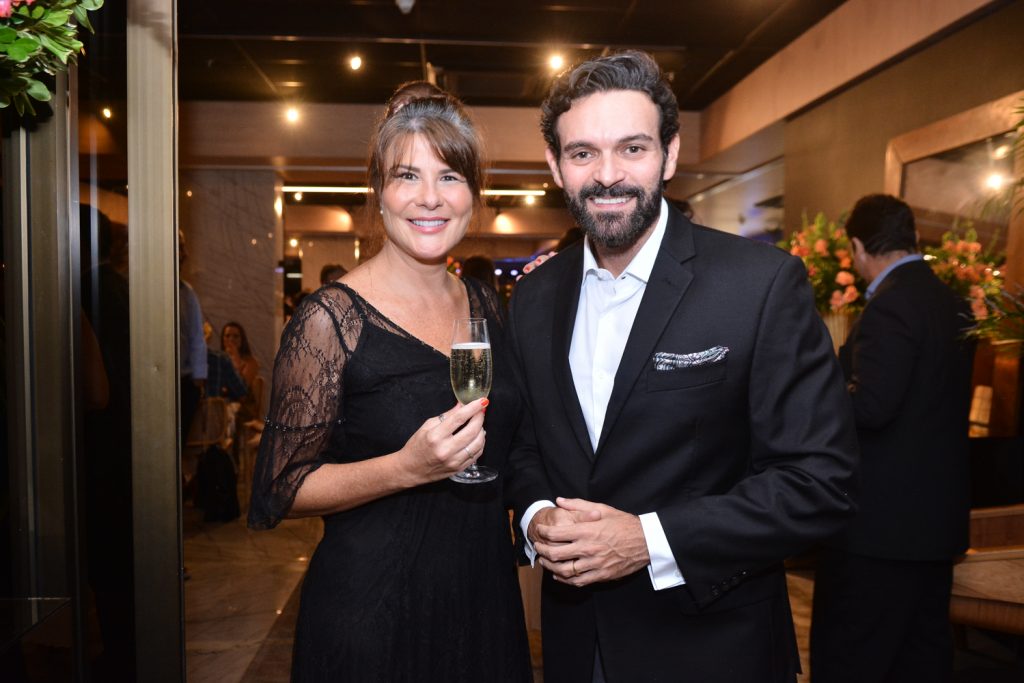 Patricia Calderon E Clóvis Holanda