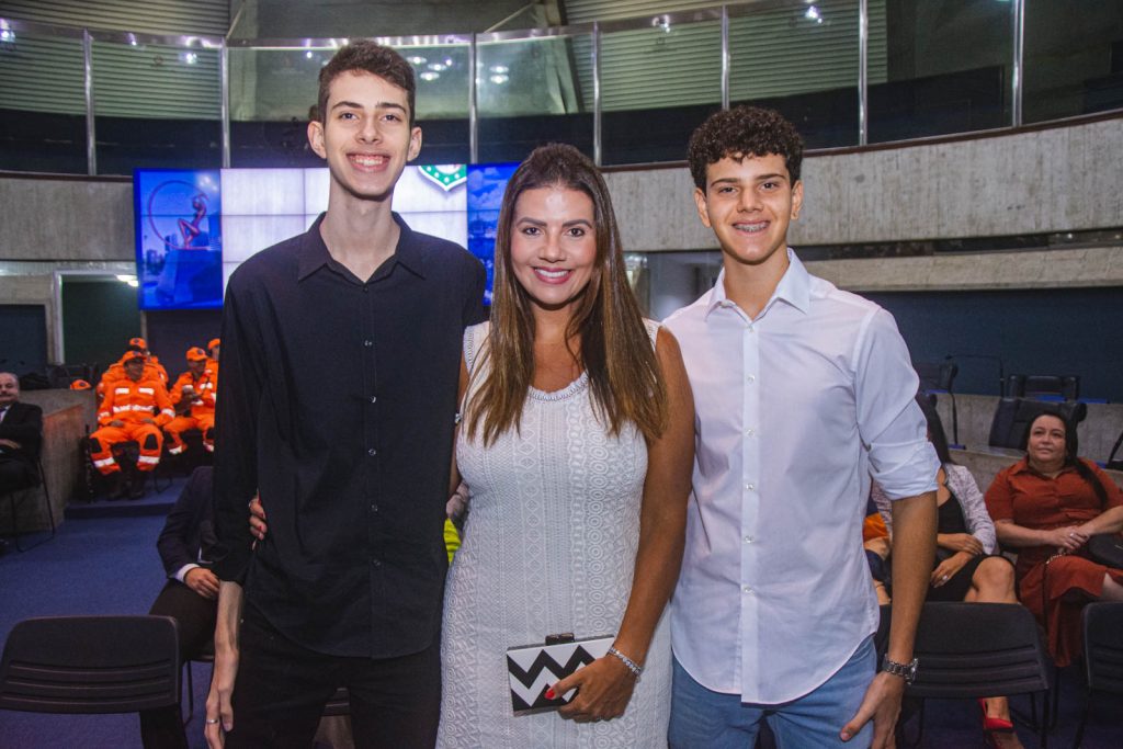 Patrick, Anelisa E Theo Barreira