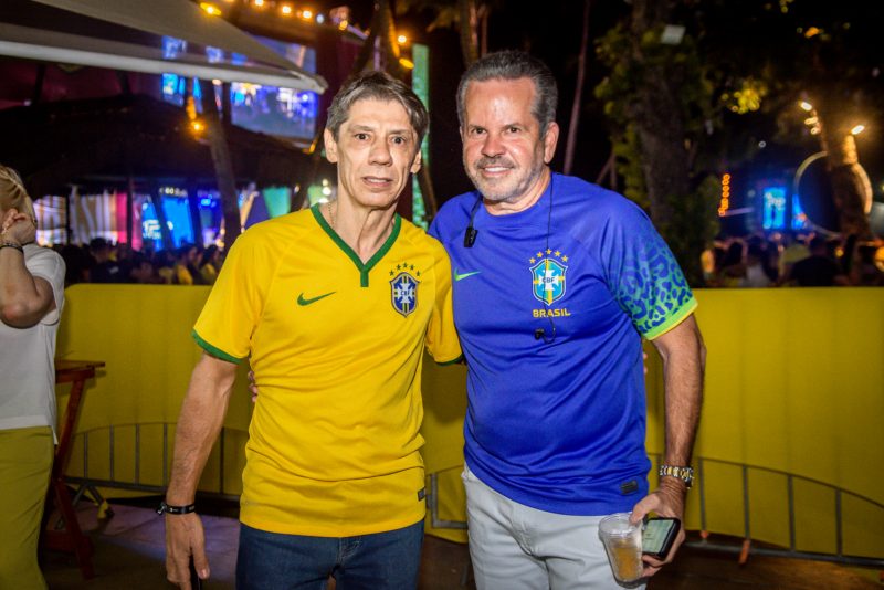 Fortal na Copa - Zé Vaqueiro e Rafa e Pipo levam agito e animação ao jogo do Brasil X Camarões no Iate Clube
