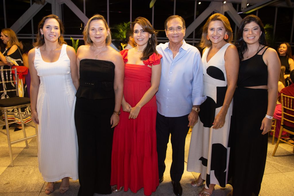 Renata Santos, Renata Paula, Camila Benevides, Beto Studart, Ana Nobre E Roberta Granjeiro