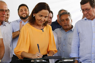 Izolda Cela assina decreto para implantação do Aeroporto Regional do Vale do Jaguaribe