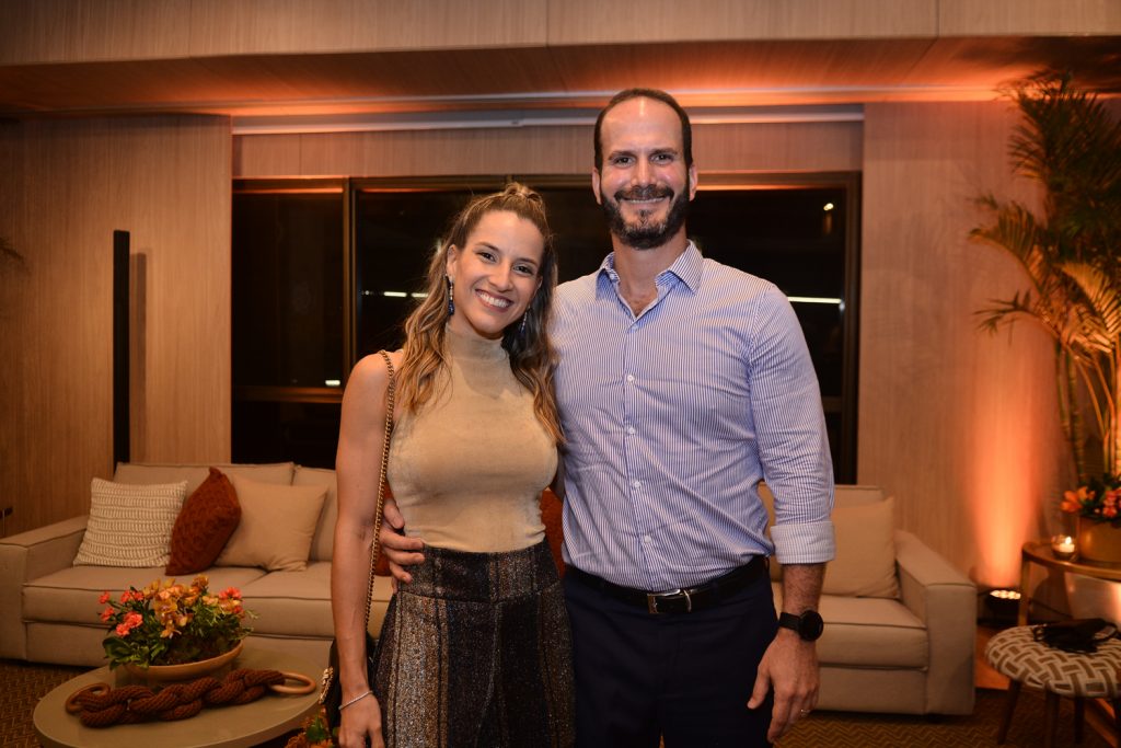 Tasssia E Luiz Gustavo Viana