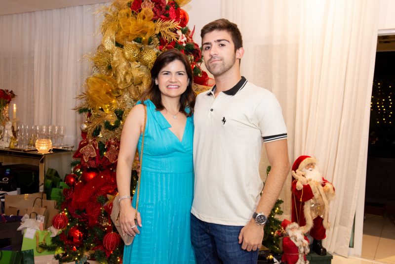 Confraternização - Maria Lúcia e Pedro Carapeba recebem amigos e familiares em tradicional noite de Natal