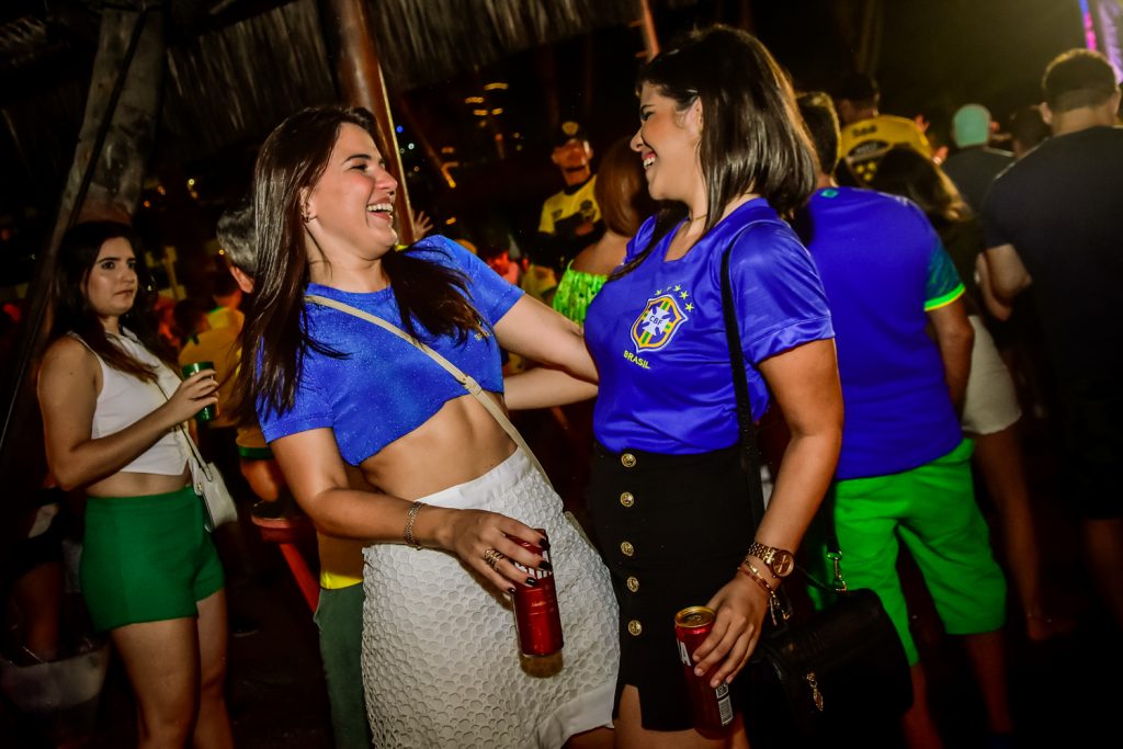 Vanessa Louise E Abigail Almeida (1)