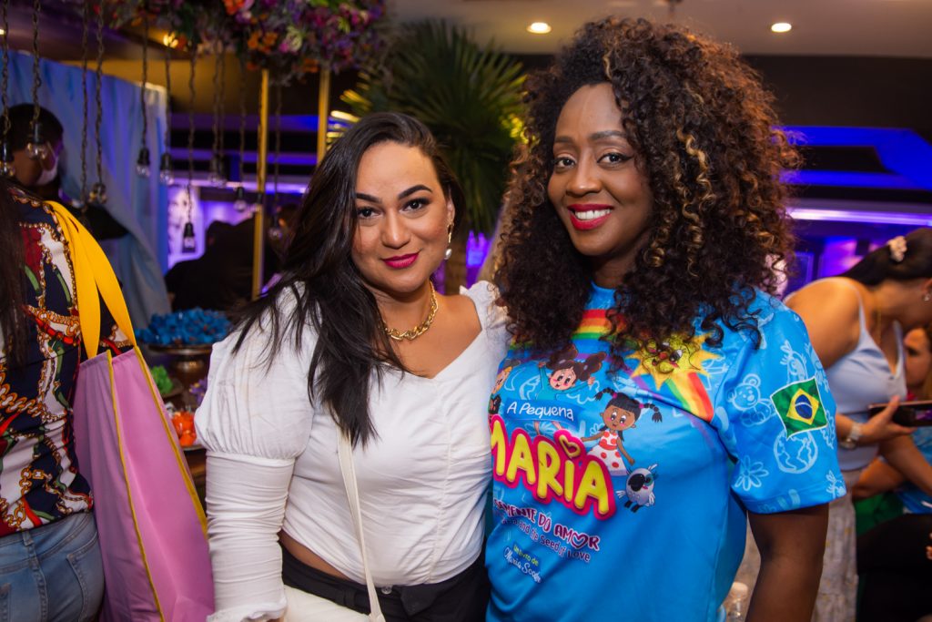 Vanessa Monteiro E Josefina Sanett