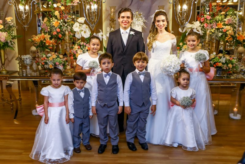 Chuva de Arroz - Nathalia Alencar e Victor Vieira tornam-se marido e mulher no altar da Igreja Nossa Senhora do Líbano