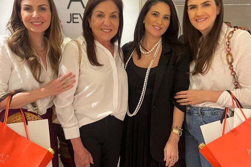 Très Chic - A.T Jewel realiza shooting de Natal em evento de puro requinte e sofisticação