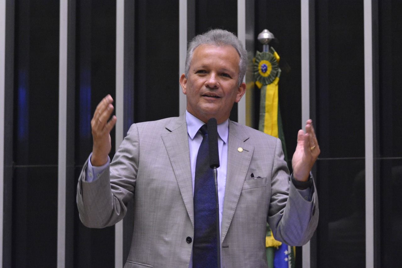 André Figueiredo é reconduzido à liderança da bancada do PDT na Câmara dos Deputados