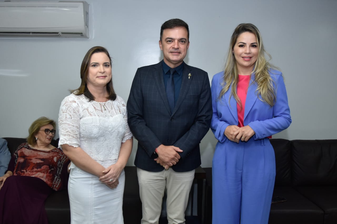 Onélia Santana e Cristiane Leitão são agraciadas com a Medalha Bárbara de Alencar