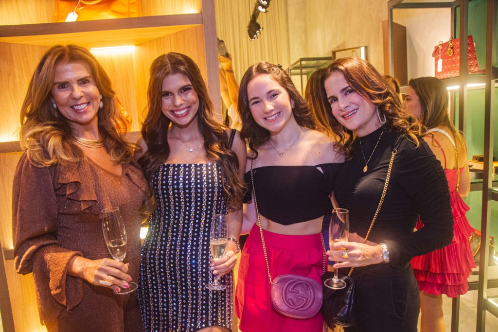Alexandra Pinto, Julia Pinto, Maria Beatriz Bezerra E Adriana Bezerra
