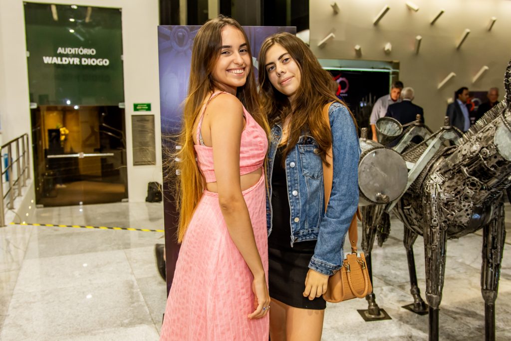 Camile Diogenes E Marina Bonavides