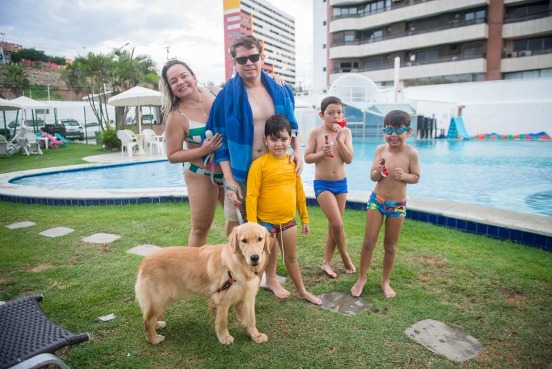 Alegria e Diversão - Pôr do sol e atrações diferenciadas atraem os holofotes para o Iate Clube