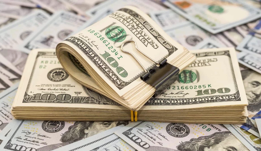 Dólar sobe para R$ 5,04 após fala de Haddad sobre meta fiscal