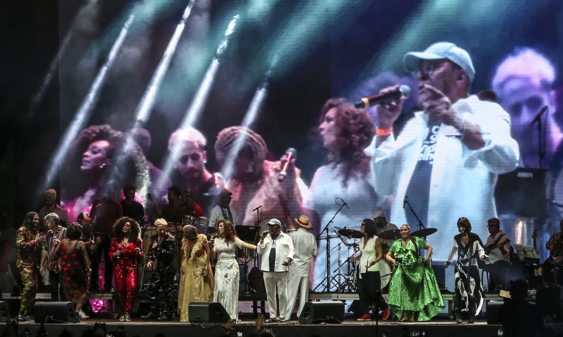 Pelé, Elza Soares e Gal Costa são homenageados durante o Festival do Futuro