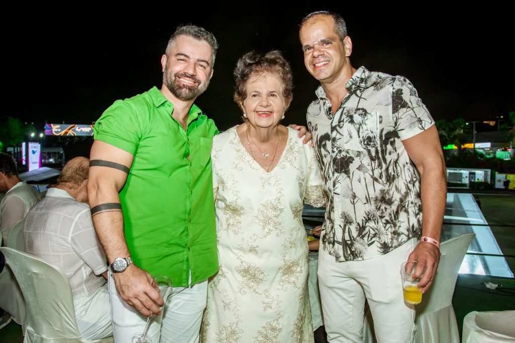 João Carlos Marques, Elisa Gradvohl E Gil Filho (3)