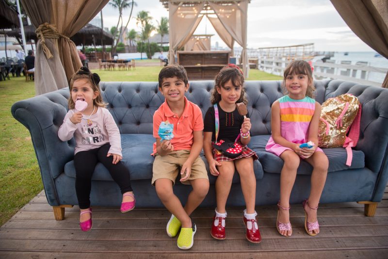 Alegria e Diversão - Pôr do sol e atrações diferenciadas atraem os holofotes para o Iate Clube