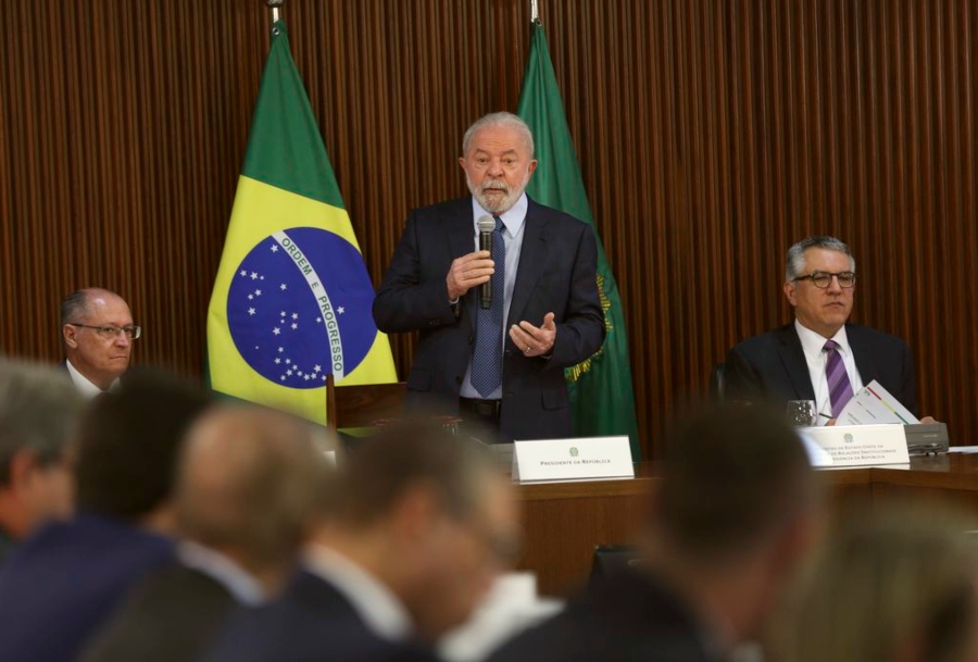 Lula diz a governadores que perdas com o ICMS deve ser debatidas com estados