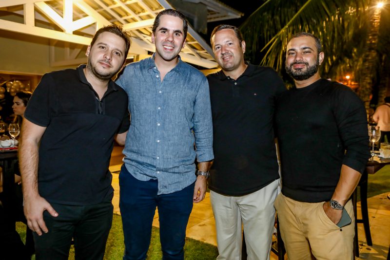 Wine and Dine - Em clima de alto astral, Alfredo Lima celebra a chegada da nova idade