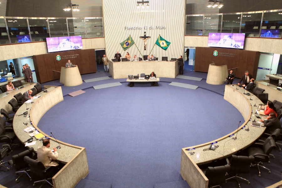 Posse dos deputados na Alece e eleição da Mesa da Diretora ocorre nesta quarta