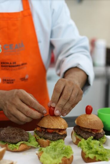 Escola de Gastronomia Social Ivens Dias Branco oferta 260 vagas para cursos gratuitos em janeiro Escola de Gastronomia Social Ivens Dias Branco oferta 260 vagas para cursos gratuitos em janeiro