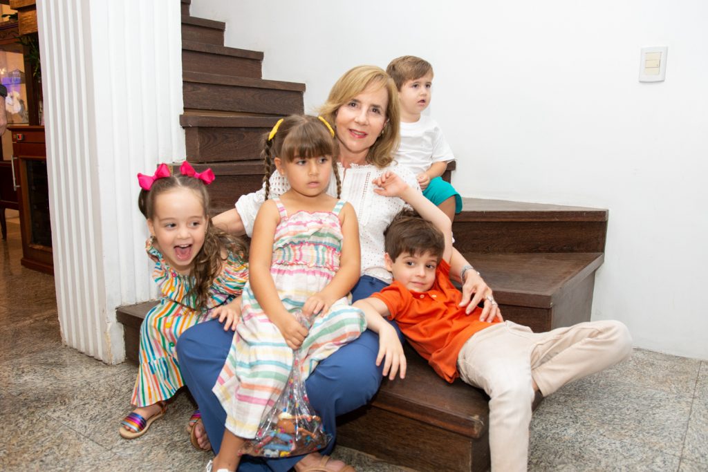 Sara Ary, Maria Alexandre, Viviane Oliveira, José Alexandre E Emilio Ary