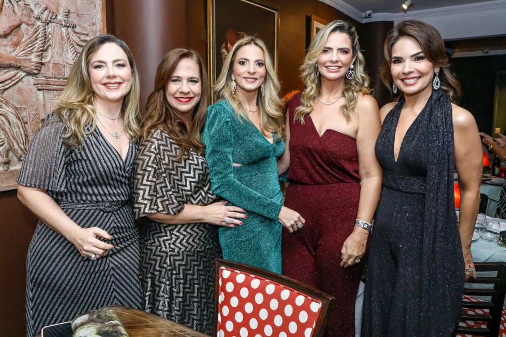 Suyane Dias Branco, Martinha Assunçao, Michele Aragao, Tais Pinto E Eveline Fujita (1)