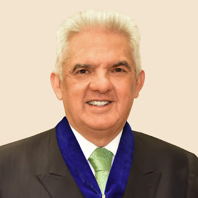 Tales de Sá Cavalcante é eleito novo presidente da Academia Cearense de Letras