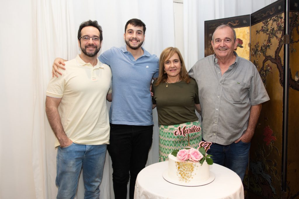 Thiago, Guilherme, Marcia E Adelino Pinheiro