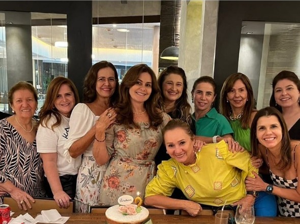 Ivana Bezerra celebra troca de idade no Soho Restaurante