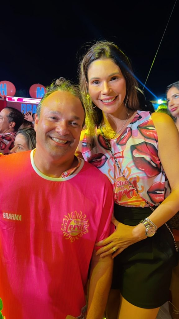 
				Enio Carlos e Renata Cabral
				