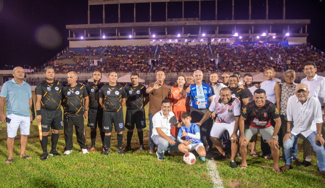 Estádio Municipal Prefeito Almir Dutra estreia com casa cheia em Jogo das Estrelas