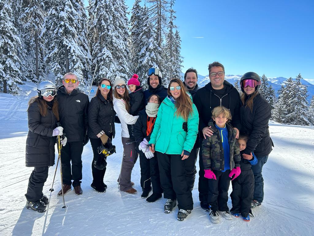 Dão e Nádya Cabral curtiram as férias em família nos Alpes Franceses