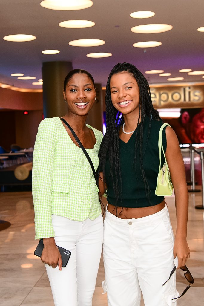 Adriely Chagas E Tais Rodrigues 3