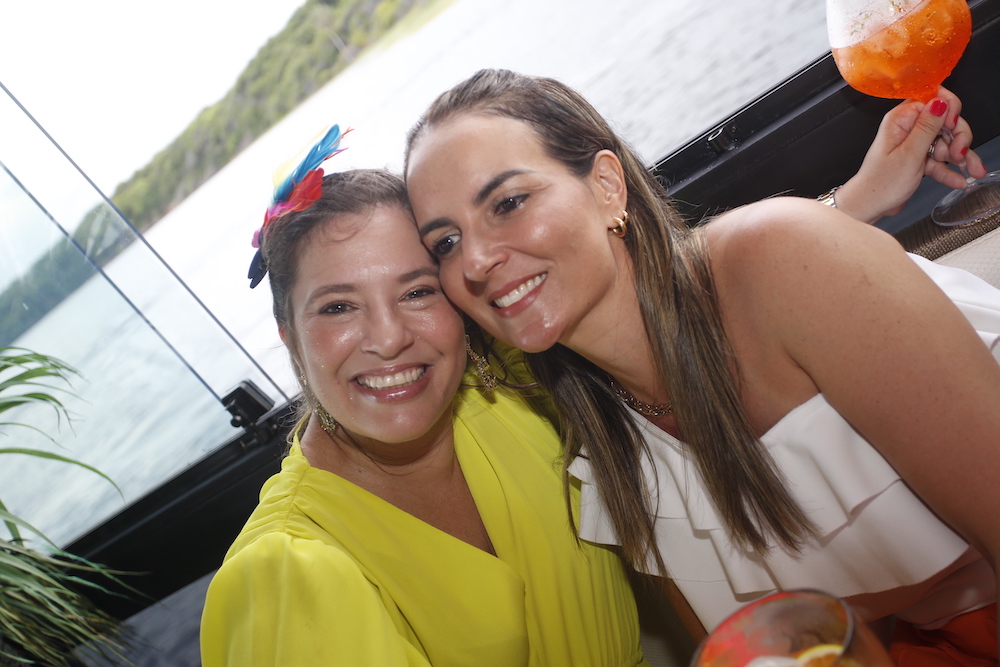 Ana Cláudia Aguiar E Raquel Vasconcelos