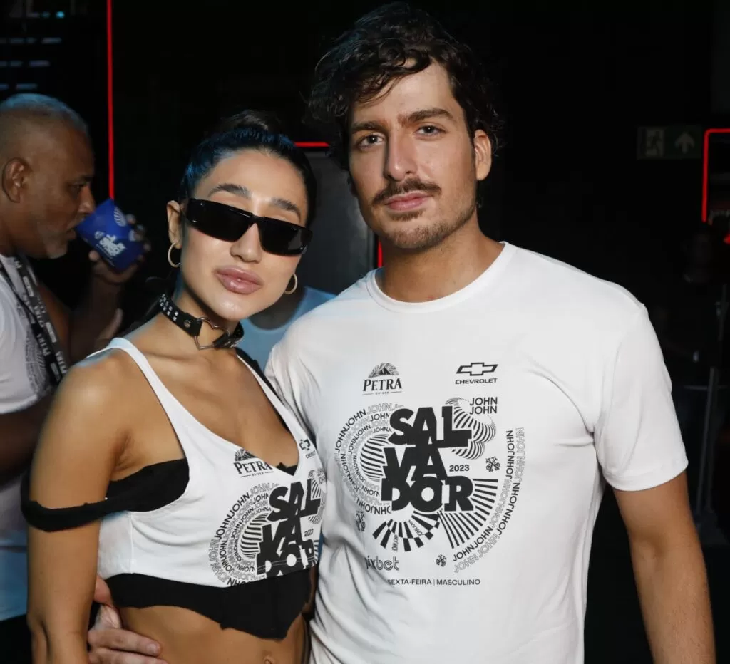 Anotabahia Schutz Recebeu Amigas Da Marca E Influenciadores No Camarote Salvador Photo 2023 02 18 11 14 11 1 1024x932.jpg