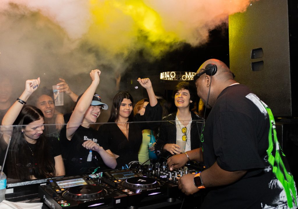 Balada Eletrônica No Mezanino Bsb20