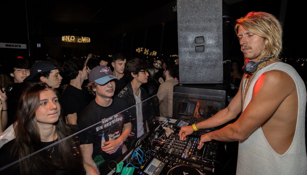 Balada Eletrônica No Mezanino Bsb8