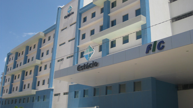 Novos membros da Academia Cearense de Direito tomam posse na Estácio Ceará Novos membros da Academia Cearense de Direito tomam posse na Estácio Ceará