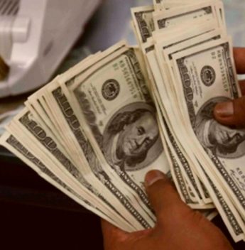 Dólar cai para R$ 5,6755; menor valor desde outubro