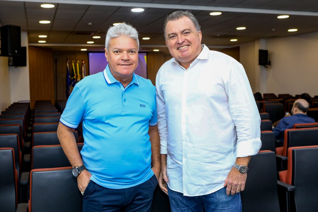 Edson Arouxe E Halano Cunha
