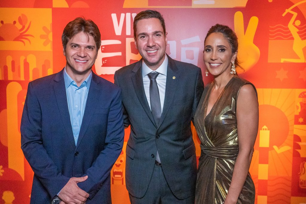 Eduardo Bismarck, Nadia Maia E Convidado (2)