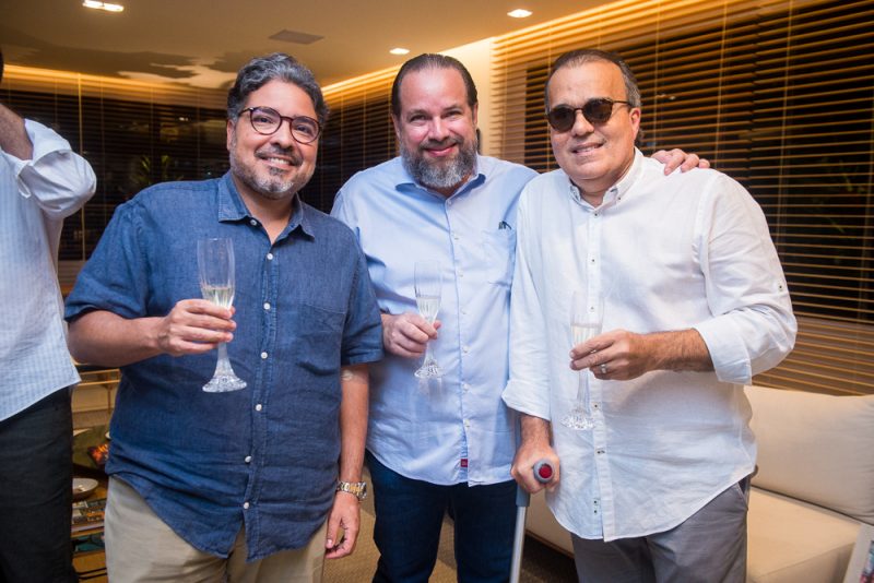 Petit Comité - Fernando Novais abre as portas do seu elegante endereço para o primeiro jantar do ano da Confraria Amis & Vins