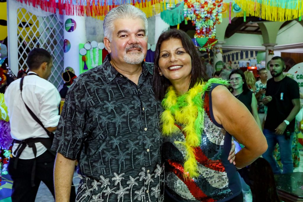 Luis E Lorena Bezerra