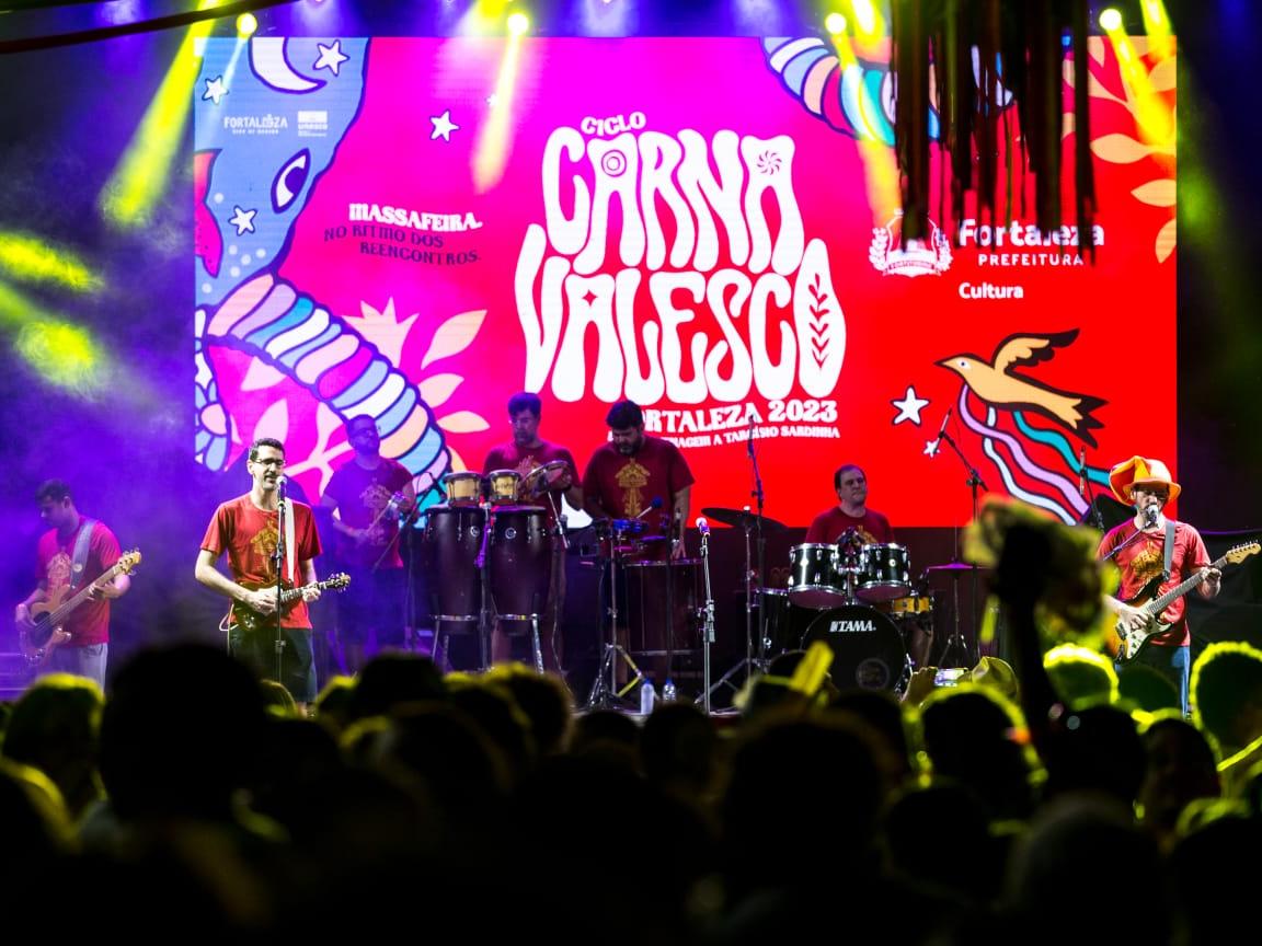 Desfiles carnavalescos da Av. Domingos Olímpio serão transmitidos ao vivo pela Prefeitura de Fortaleza