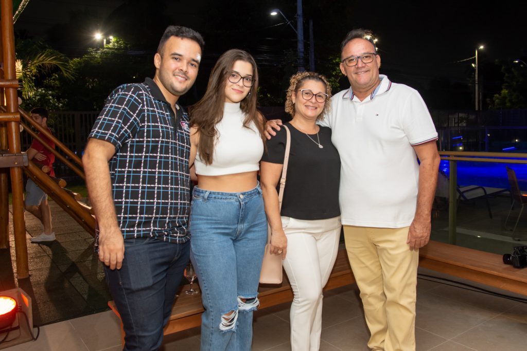 Max Oliveira, Giovana Pinheiro, Monica Pinheiro E Max Pinto