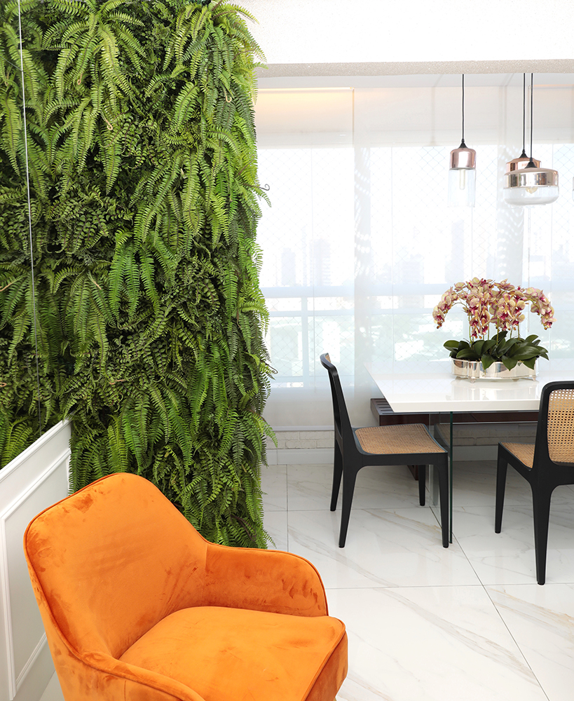 Os Jardins verticais permanentes trazem cor e vida aos ambientes, além de dar uma pintada de verde a espaços office