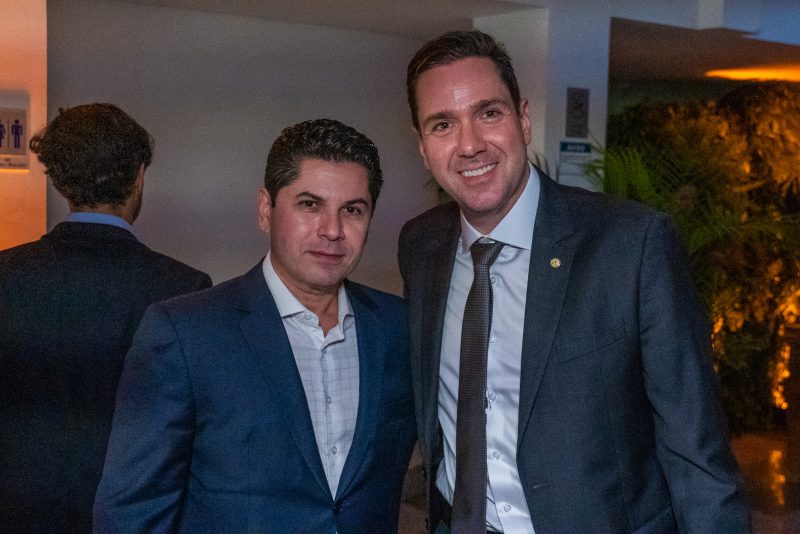 SEGUNDO MANDATO - Eduardo Bismarck é novamente empossado como deputado federal e comemora ao lado de amigos e autoridades