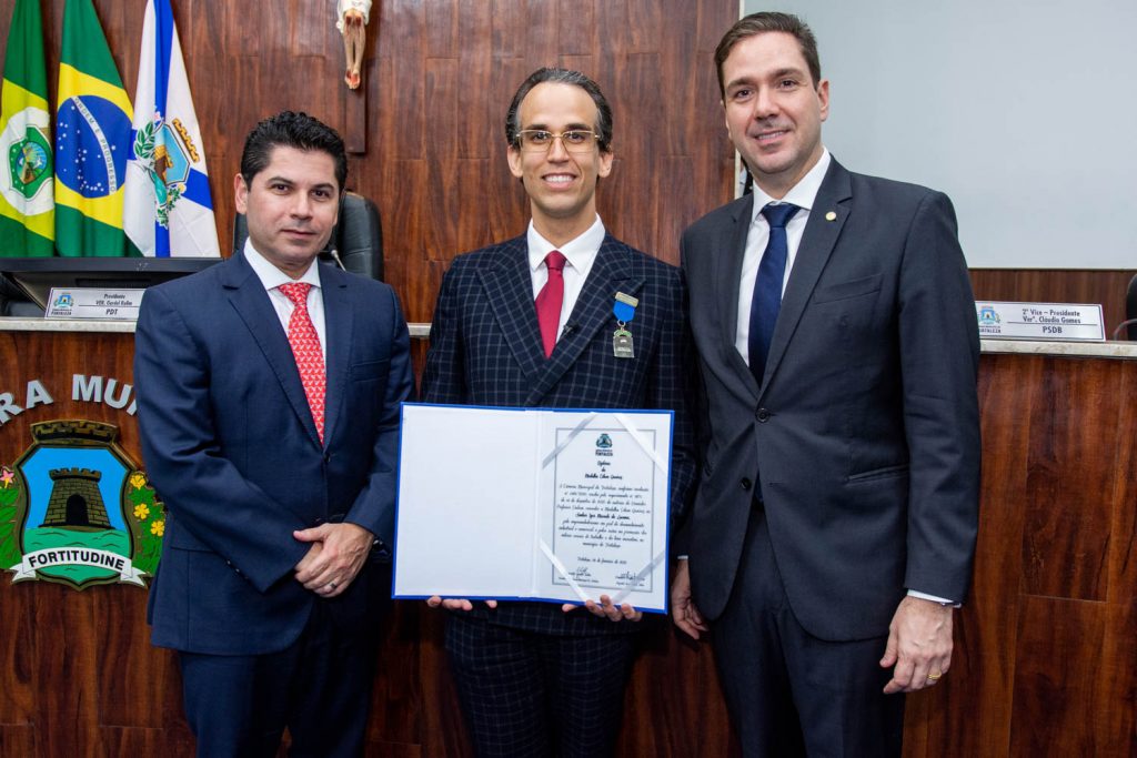 
				Pompeu Vasconcelos, Igor Macêdo de Lucena e Guilherme Bismarck 
				