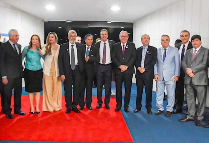 Ricardo Cavalcante e empresários do Ceará prestigiam a posse do senador eleito Camilo Santana, em Brasília