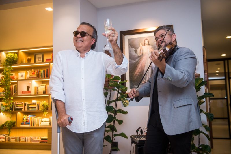 Petit Comité - Fernando Novais abre as portas do seu elegante endereço para o primeiro jantar do ano da Confraria Amis & Vins